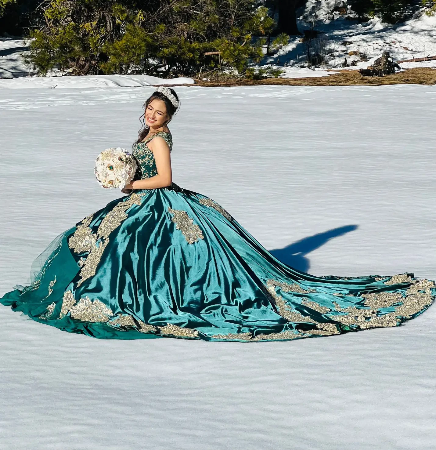 Monique Hernández. Mobile Image